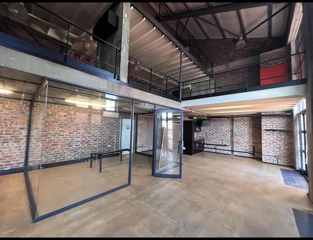 230M² OFFICE TO LET IN WOODSTOCK